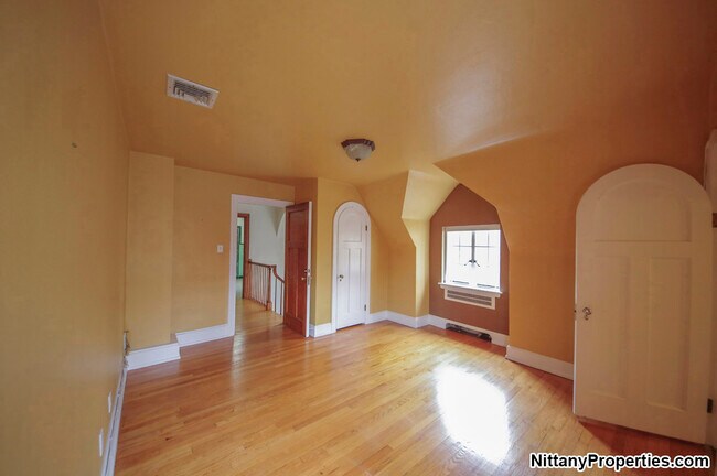 Building Photo - 100 N Patterson St