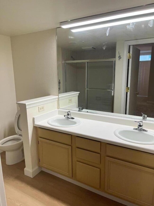 Building Photo - 550 Ortega Ave