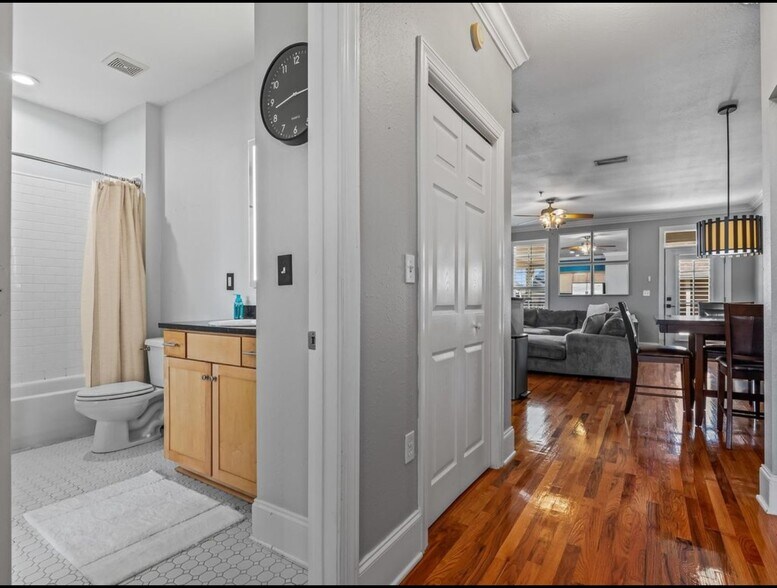 Building Photo - 415 Saint Francis St