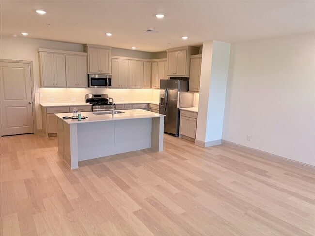 Building Photo - 1006 Stockton Dr