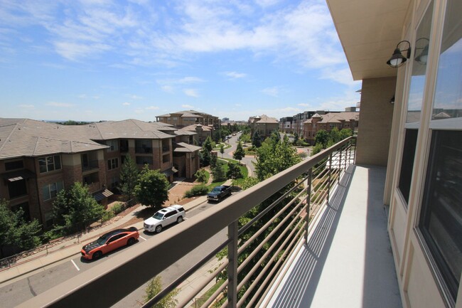 Building Photo - Gorgeous Corner Unit DTC Condo