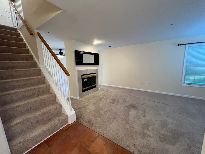 Building Photo - 13829 Bronco Pl