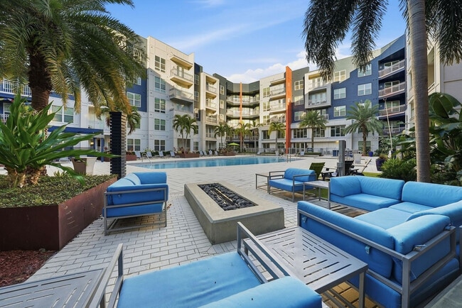 Building Photo - 1702 W Cleveland St