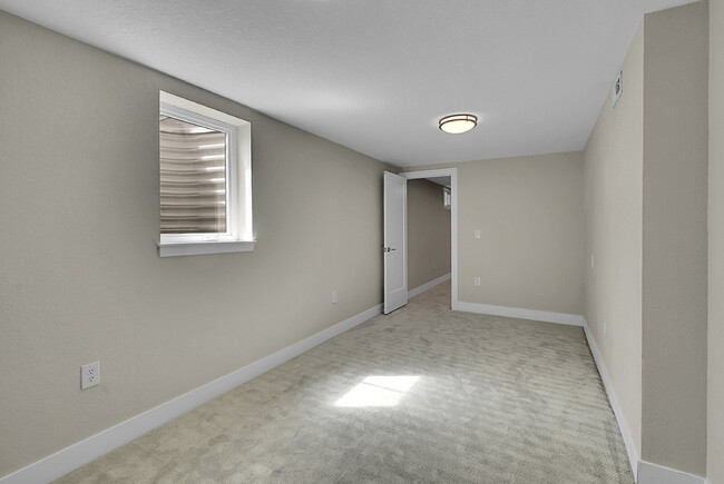 Building Photo - $3,195.00, 4 bed, 3 bath located in Arvada.