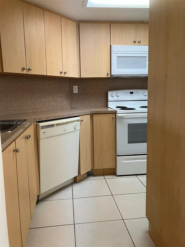 Building Photo - 2803 N Course Dr