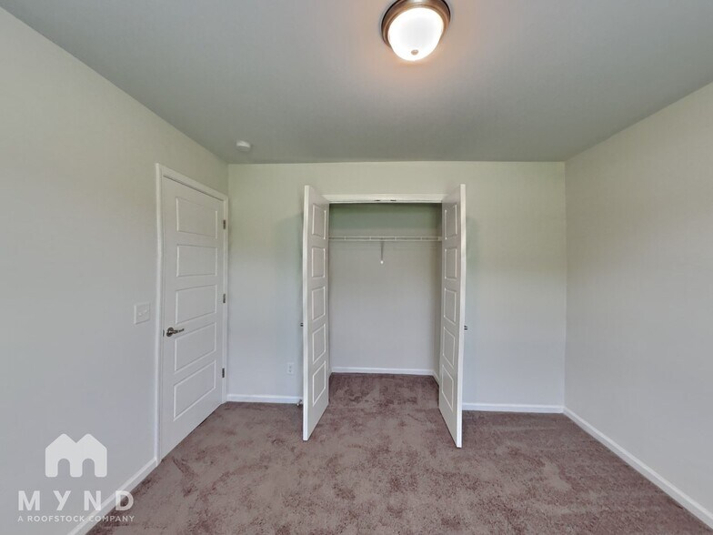 Building Photo - 118 Dasher Dr