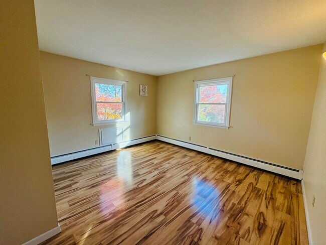 Building Photo - 304 Pine Rock Ave