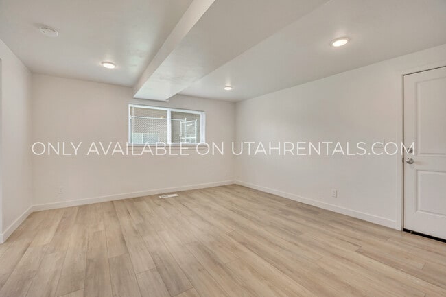 Building Photo - 1537 S 450 E