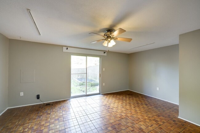 Building Photo - Beautiful Townhome Near Gunner's Lake in Germantown