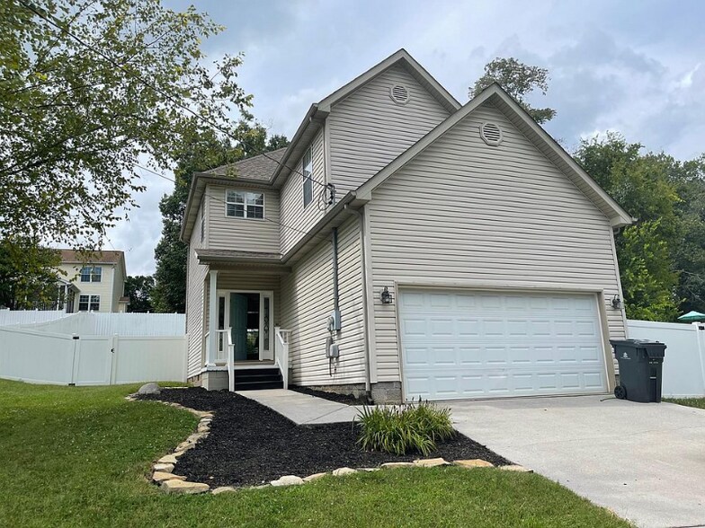 Building Photo - 3101 Pinex Ln