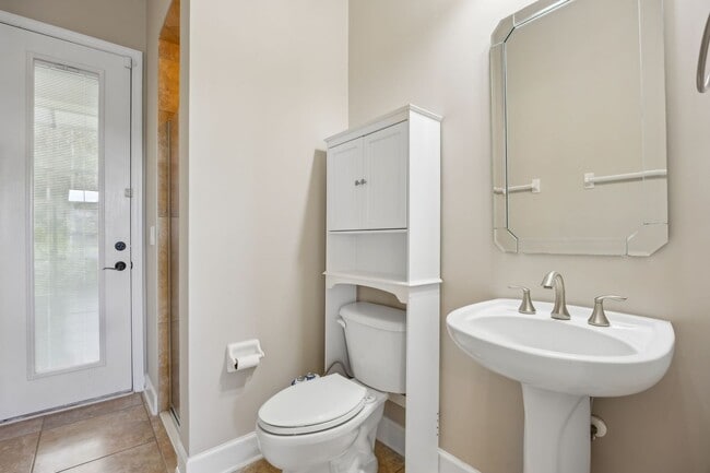 Building Photo - Luxury Living in Amelia National – Resort-...