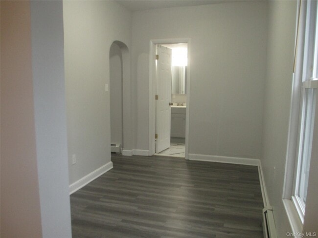 Building Photo - 40 W Broad St