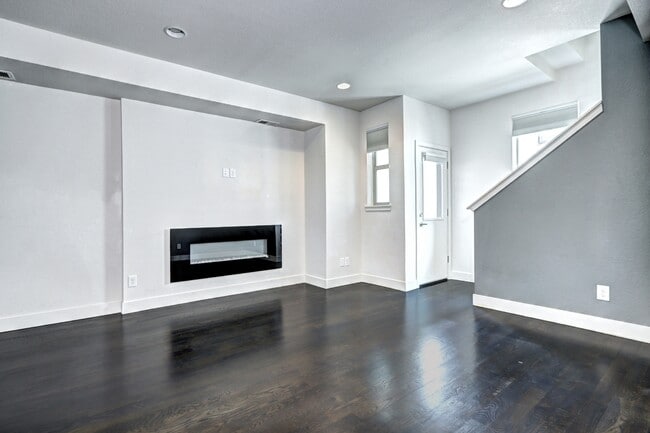 Building Photo - 1623 Julian St