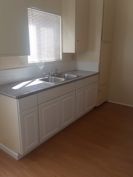 Building Photo - 10726 Orange Grove Ave