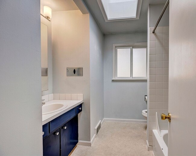 Building Photo - Maple Leaf Rambler