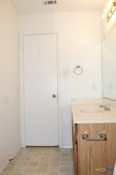 Building Photo - 3909 Deputy Dr