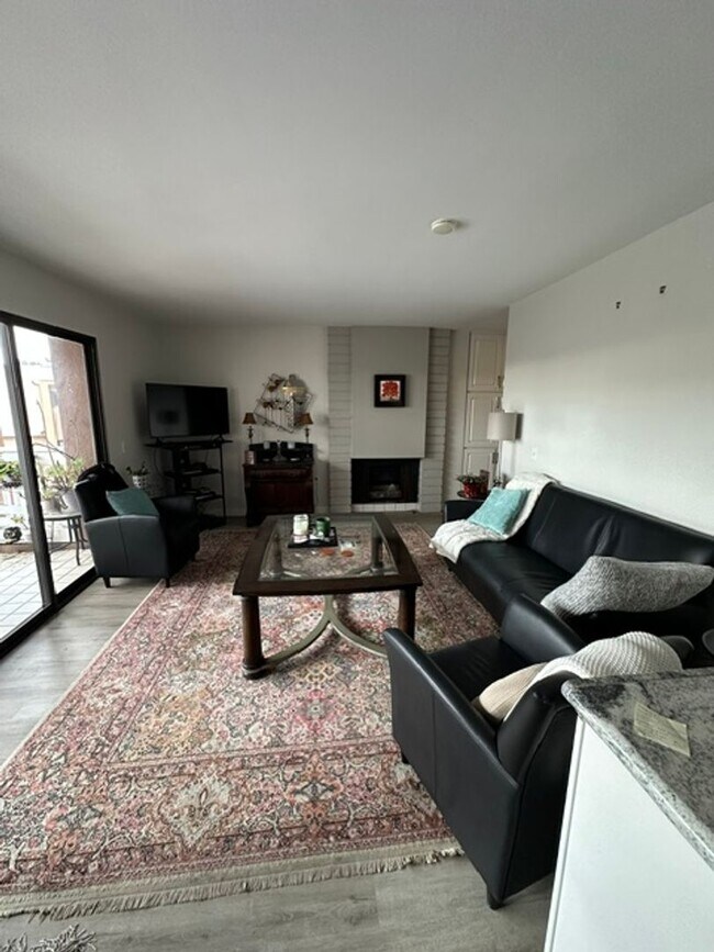 Building Photo - Fully Furnished in Bristol Cove Carlsbad!