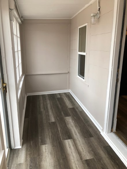 Building Photo - 507 Douglas St