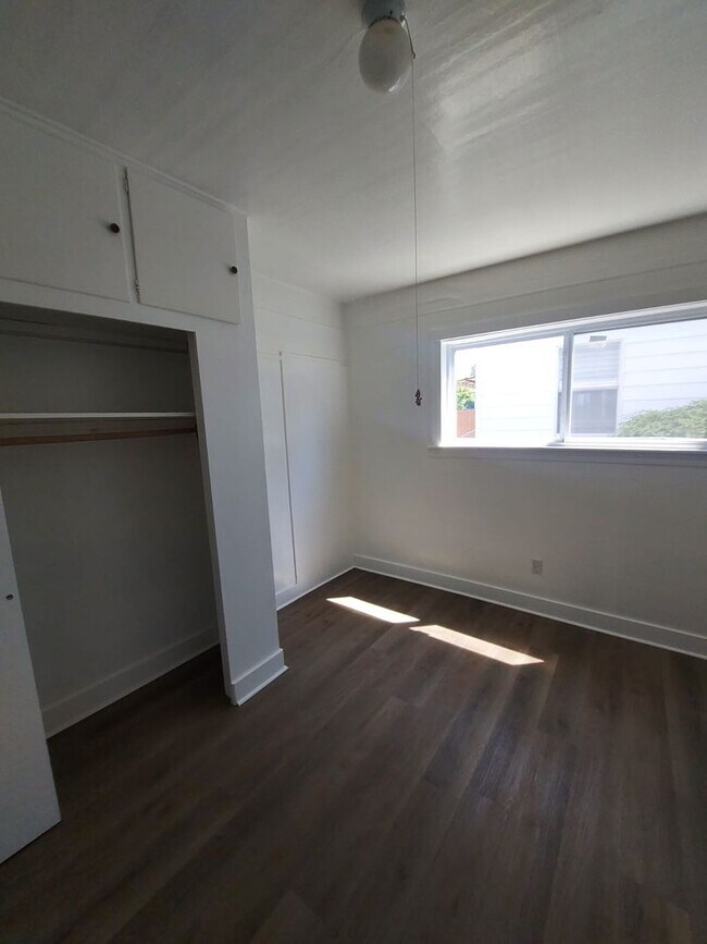 Building Photo - Charming Tacoma Home on a Peaceful Corner Lot!