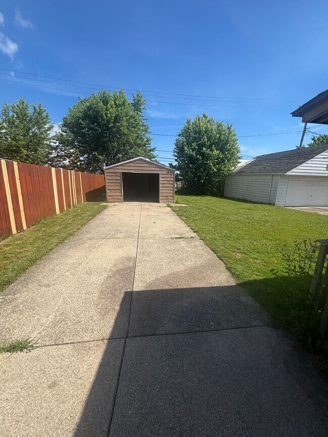 Building Photo - MAPLE HEGHTS 3 BEDROOM SINGLE (ROCKSIDE/DUNHAM)