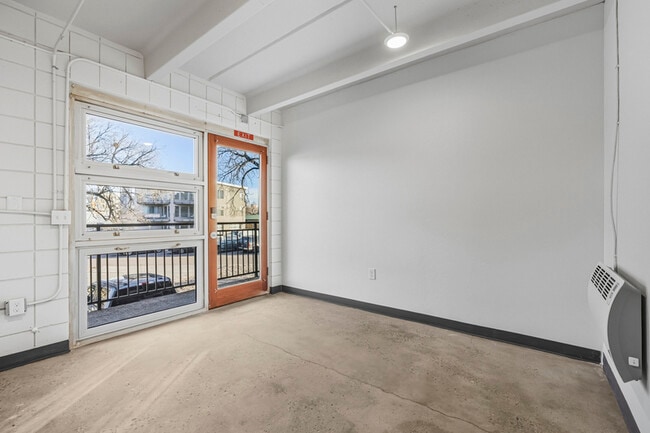 Building Photo - 415 S Weber St