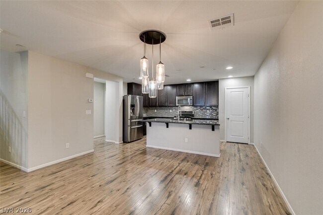 Building Photo - 3009 Camino Sereno Ave