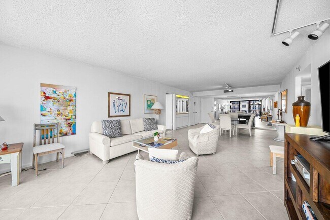 Building Photo - 3460 S Ocean Blvd