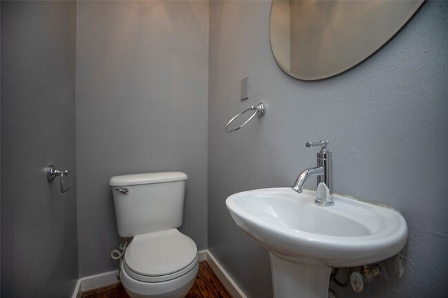 Building Photo - 1202 Birdsall St