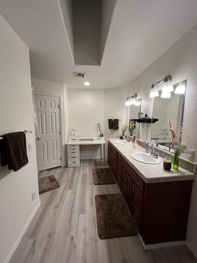 Building Photo - High in La Quinta Cove