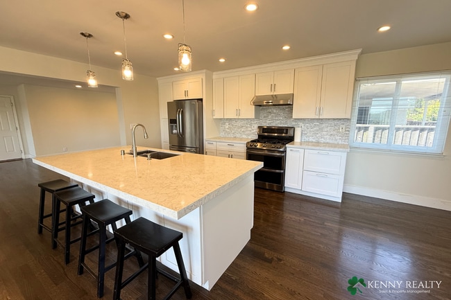 Building Photo - Spacious 4 Bedroom Home with Large Backyard in San Bruno