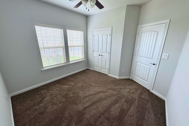 Building Photo - 1608 Bandolier Dr