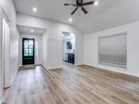 Building Photo - 333 Banyan Dr