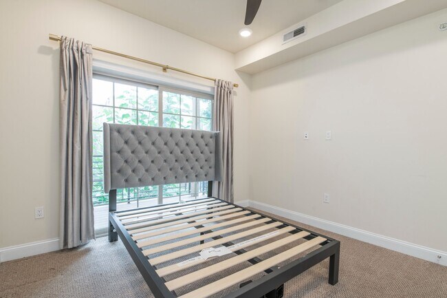 Building Photo - 1825 N Bouvier St