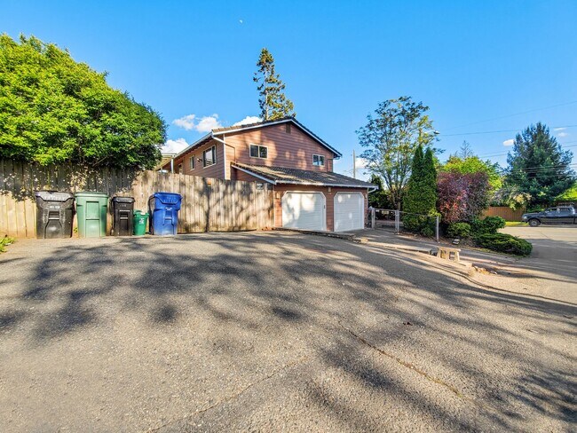 Building Photo - 1748 N 130th St