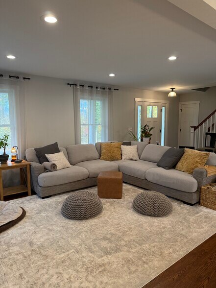 Building Photo - 65 Birch Trl