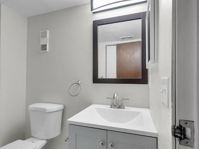 Building Photo - $1,545.95, 2-bed, 2-bath located in Denver with $500 OFF FIRST MONTH'S RENT!