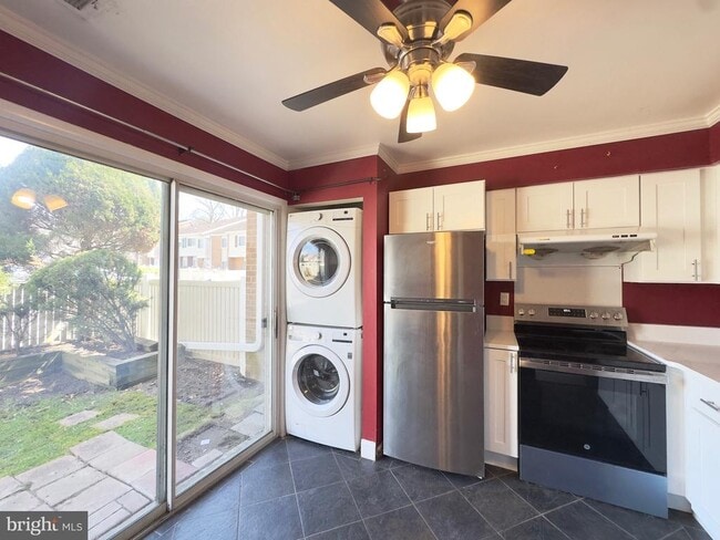 Building Photo - 1017 Oaklyn Ct