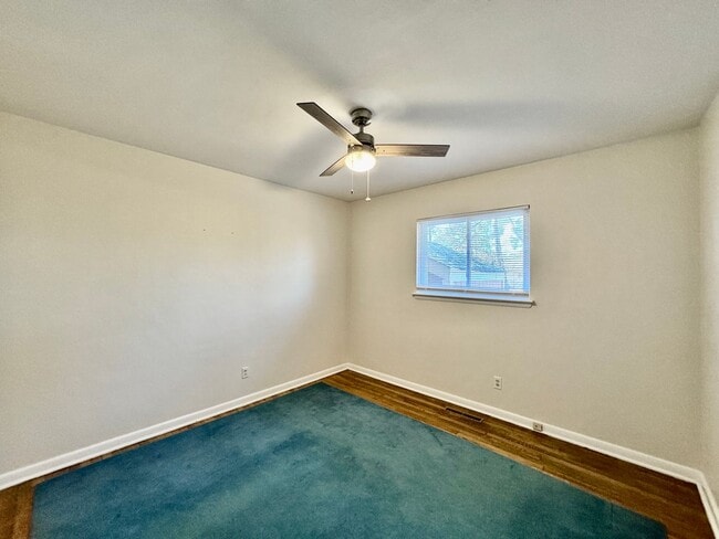 Building Photo - Available NOW! Lakefront 4 Bedroom/2 Bath Home, Pet-Friendly, Fenced Yard, Great School Zones!