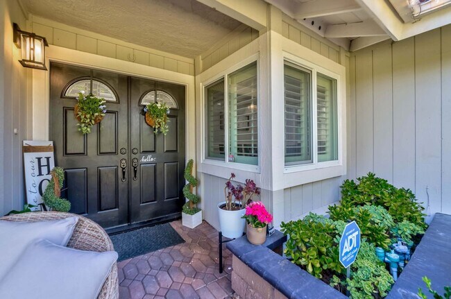 Building Photo - Walnut Dream Home; Updated Inside and Out,...