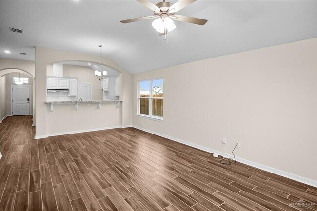 Building Photo - 30 Westcave Falls Ln