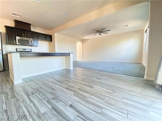 Building Photo - Modern Designed Home in a Cul-De-Sac within a Gated Southwest Community