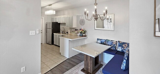 Building Photo - 1805 Irish Hill Dr