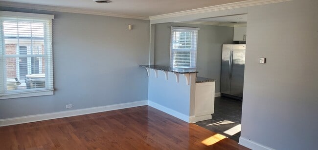 Building Photo - 2049 Magnolia Rd