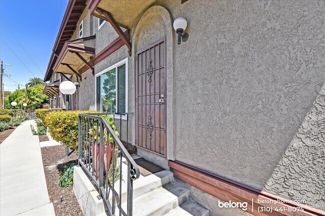 Building Photo - 720 Waterloo St