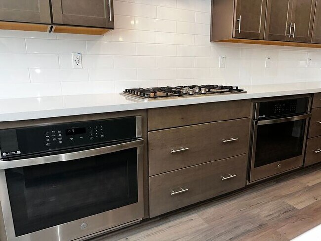 Building Photo - Beautiful 4 bedroom new home in Sierra wes...