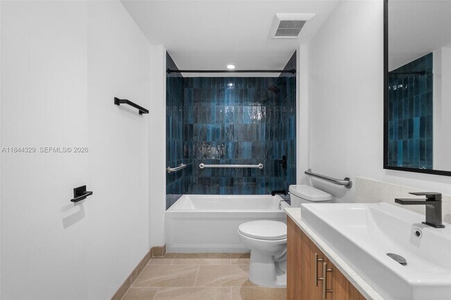 Building Photo - 650 SW 1st St