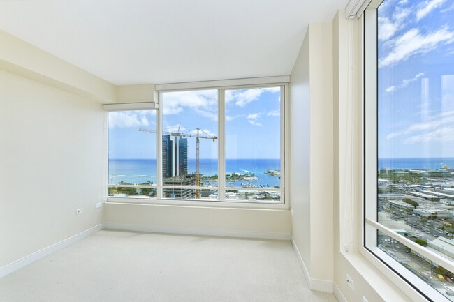Building Photo - 1009 Kapiolani Blvd