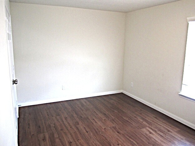 Building Photo - 22323 Queenbury Hills Dr