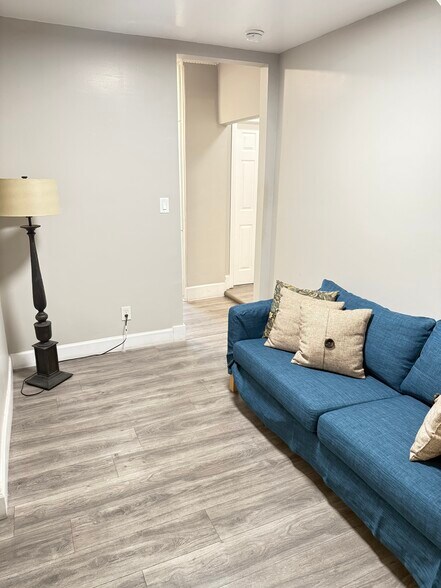 Building Photo - 1248 W 24th St