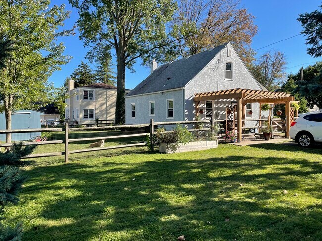 Primary Photo - 207 S Wayne Ave